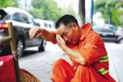 娱乐吃瓜酱环卫工人,默默守护城市清洁的“吃瓜酱”英雄